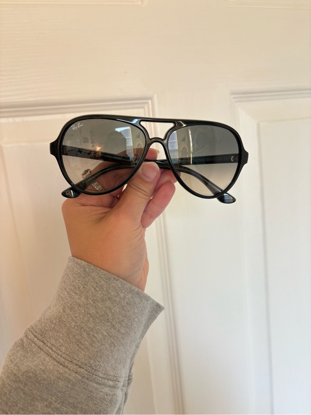 Ray-Ban Black Aviator Sunglasses with Gray Lenses